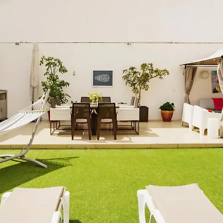 Jose & Ester House *