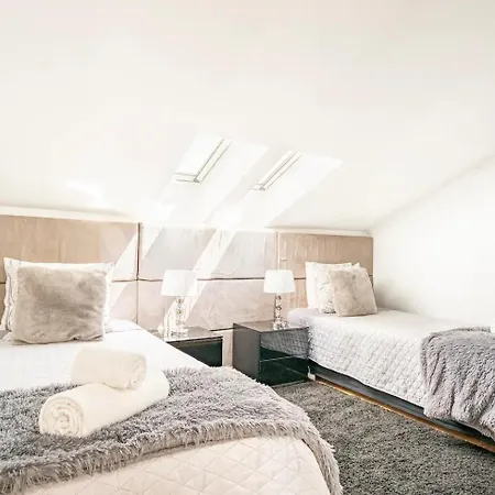 Jose & Ester House Almada