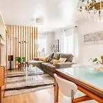 Jose & Ester House *