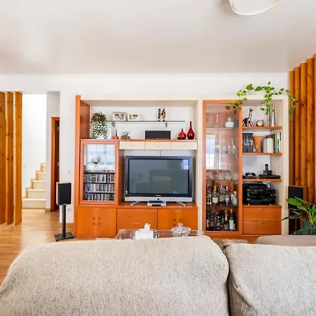 Jose & Ester House Almada