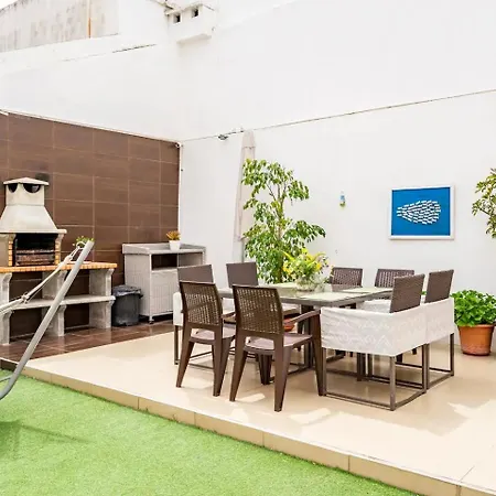 Jose & Ester House *