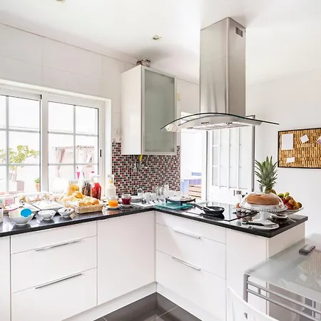 Jose & Ester House Kwatera prywatna Almada